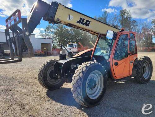 2019 JLG 742