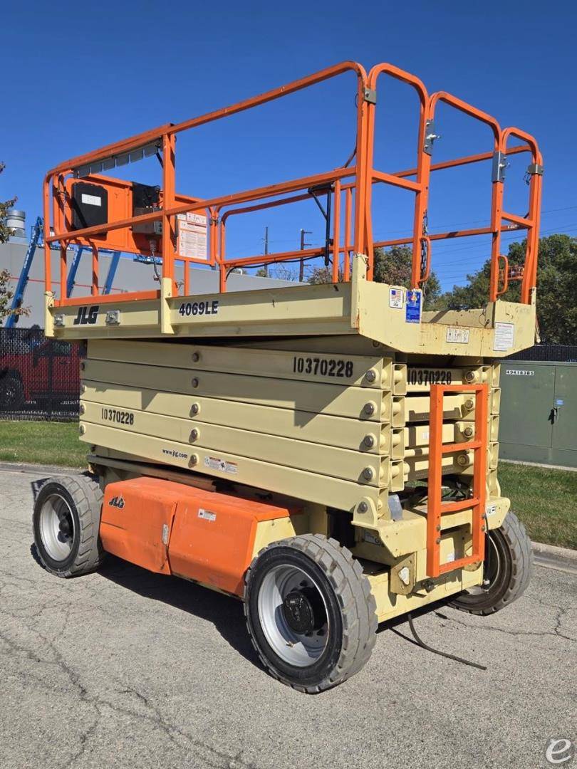 2015 JLG 4069LE