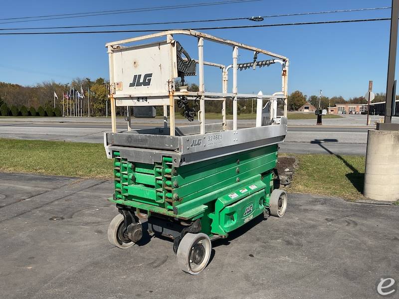 2014 JLG 3246ES