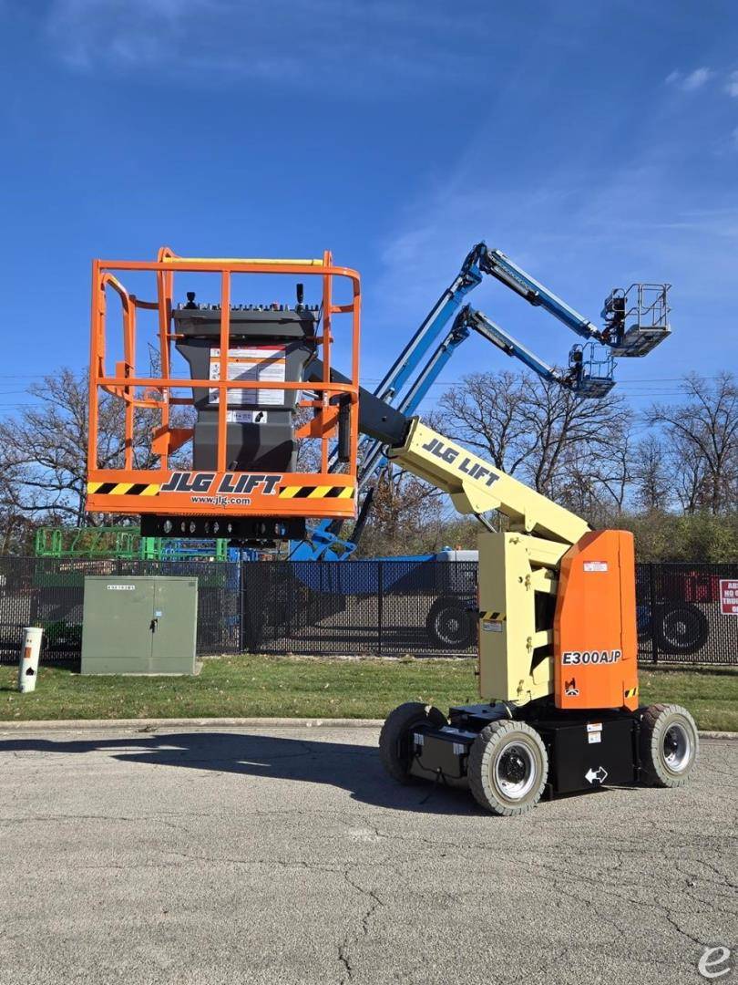 2016 JLG E300AJP