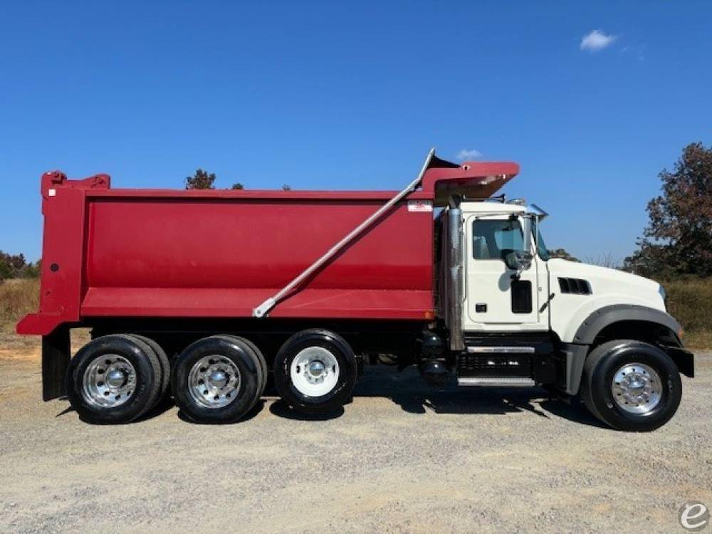 2023 Mack GRANITE 64FR