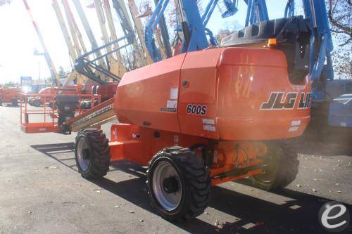 2017 JLG 600S