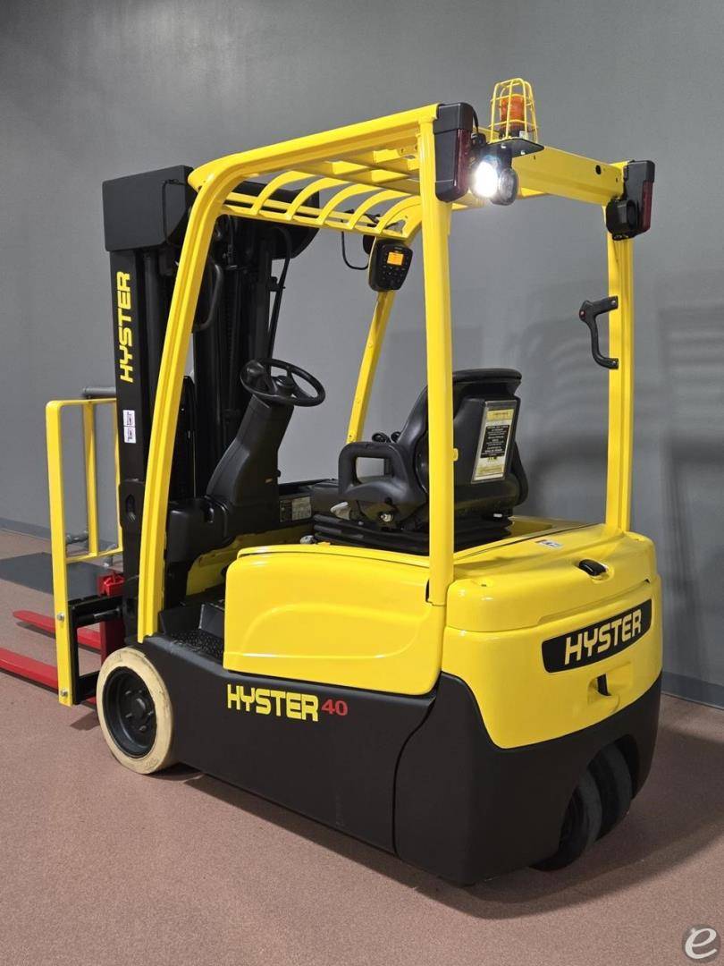 2017 Hyster J40XNT Electric 3 Wheel Forklift - 123Forklift