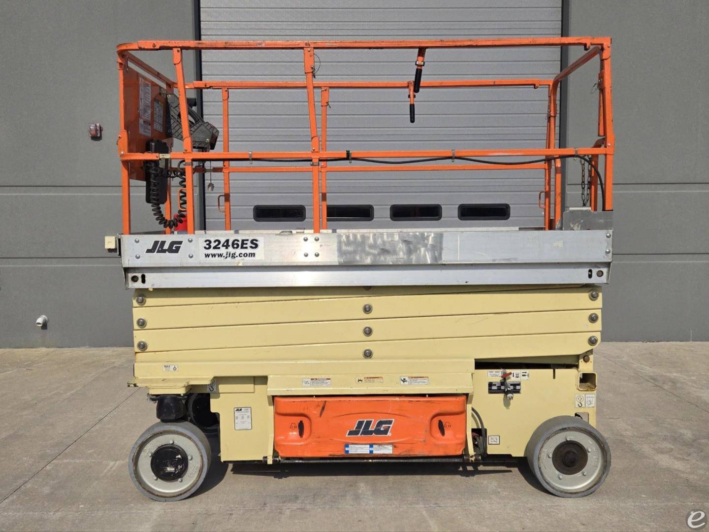 2015 JLG 3246ES