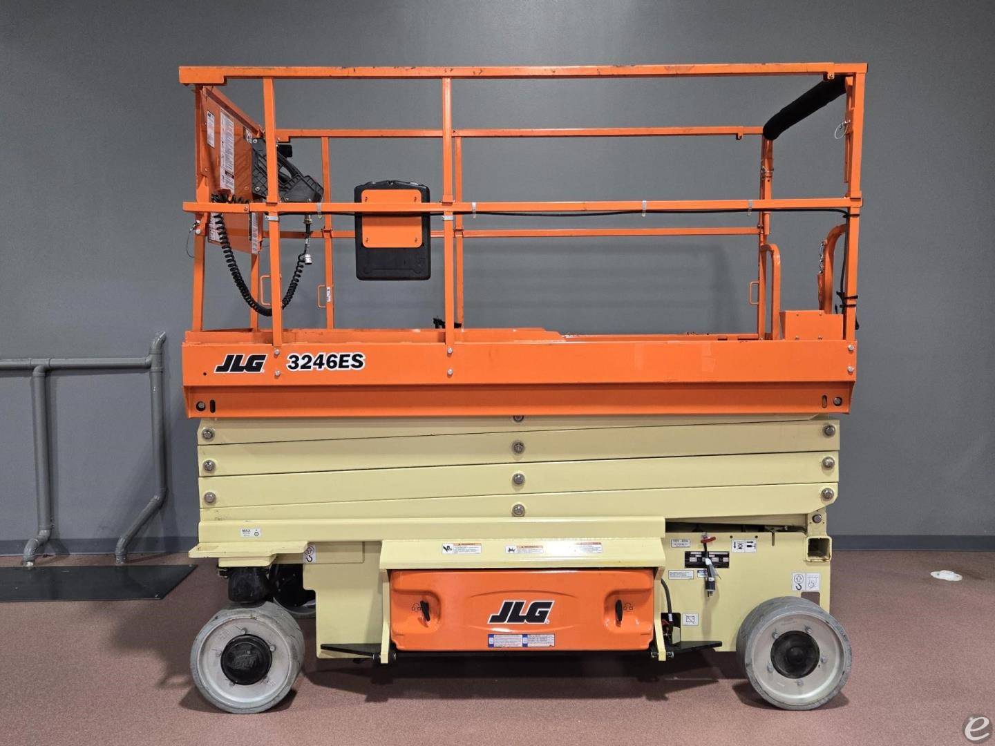 2018 JLG 3246ES