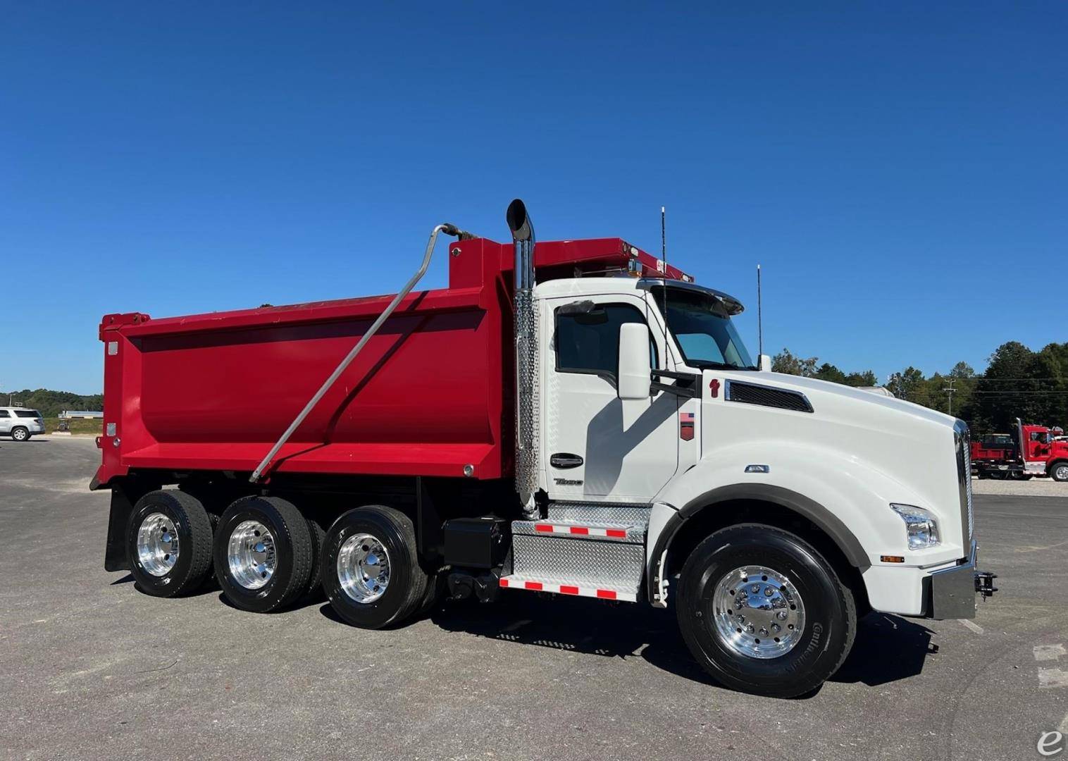 2025 Kenworth T880