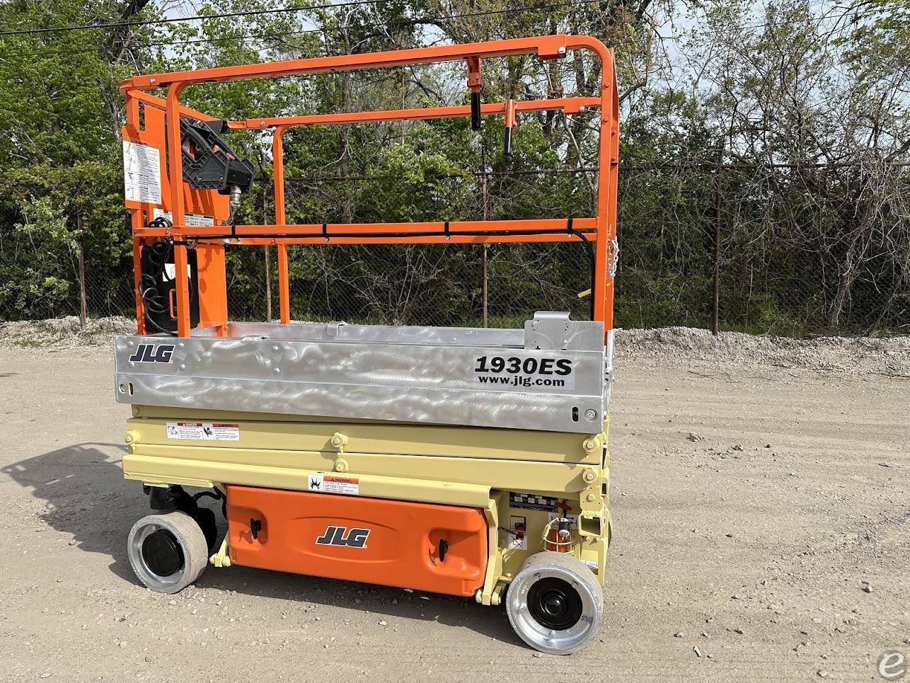 2013 JLG 1930ES