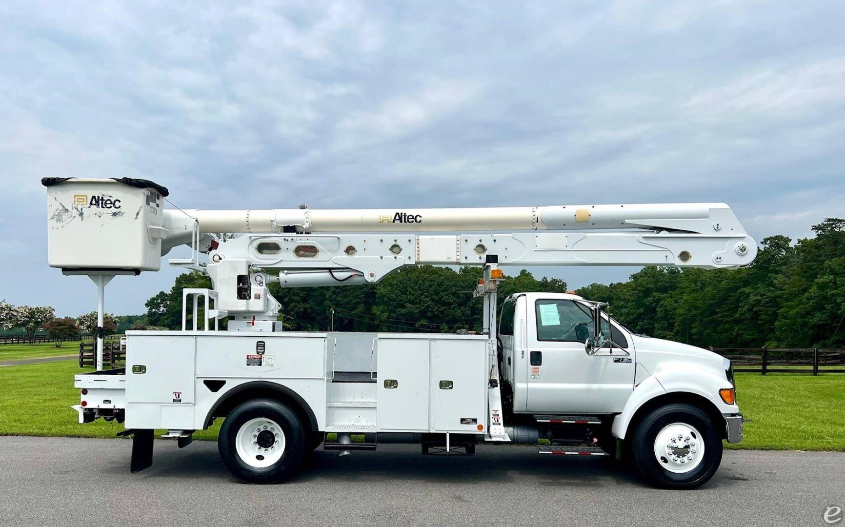 2013 Ford F750 XL