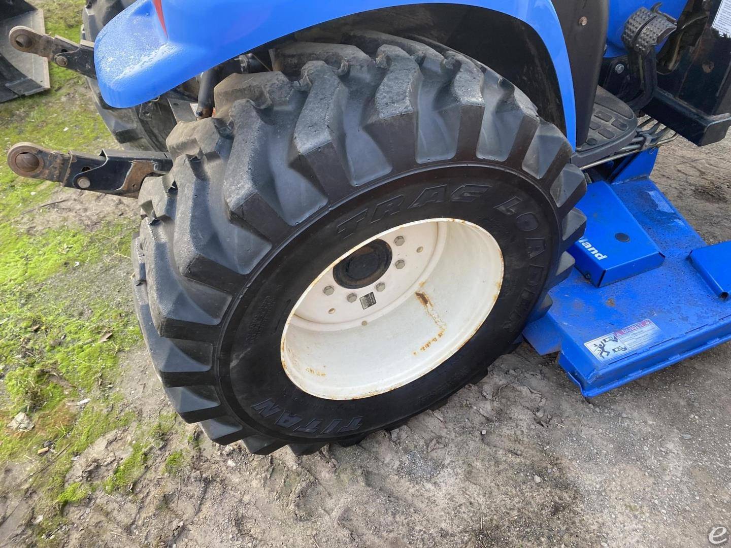 2004 New Holland TC33DA