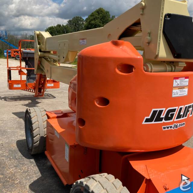 2015 JLG E450AJ