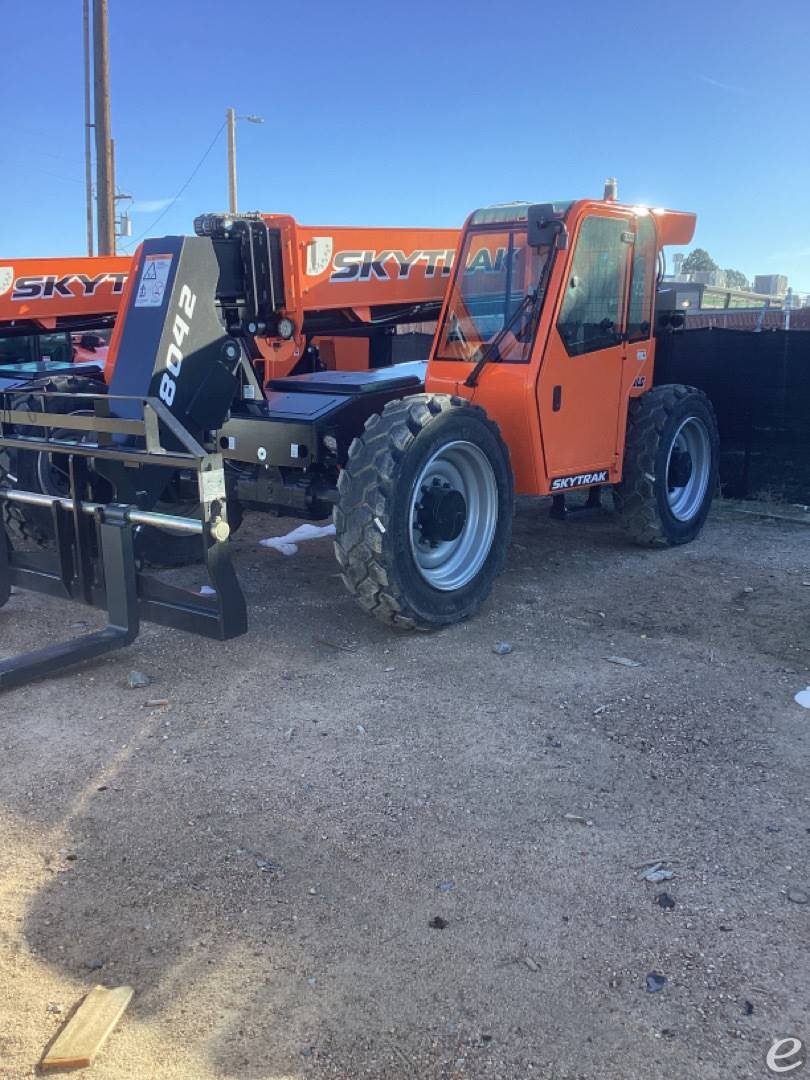 2024 JLG 8042