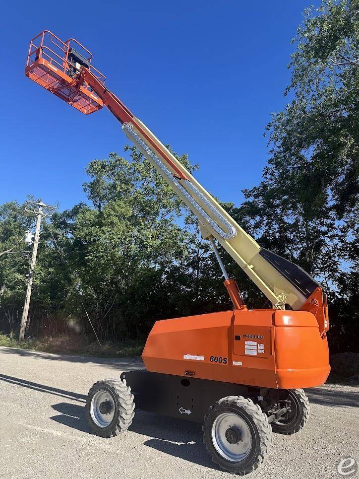 2015 JLG 600S