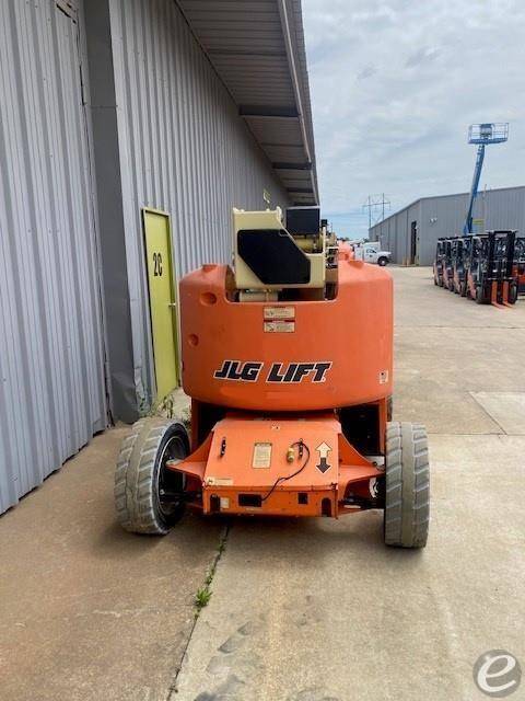 2016 JLG E450AJ