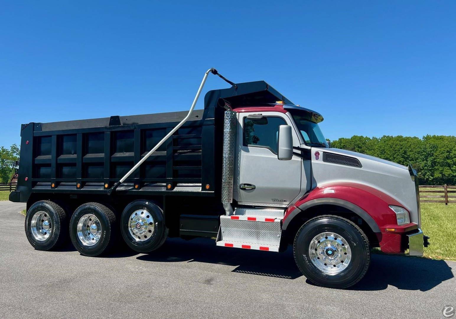 2017 Kenworth T880