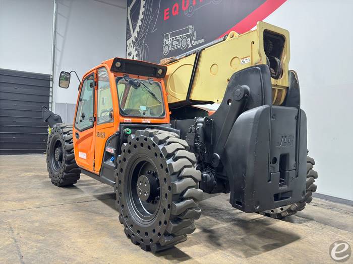 2015 JLG 1255