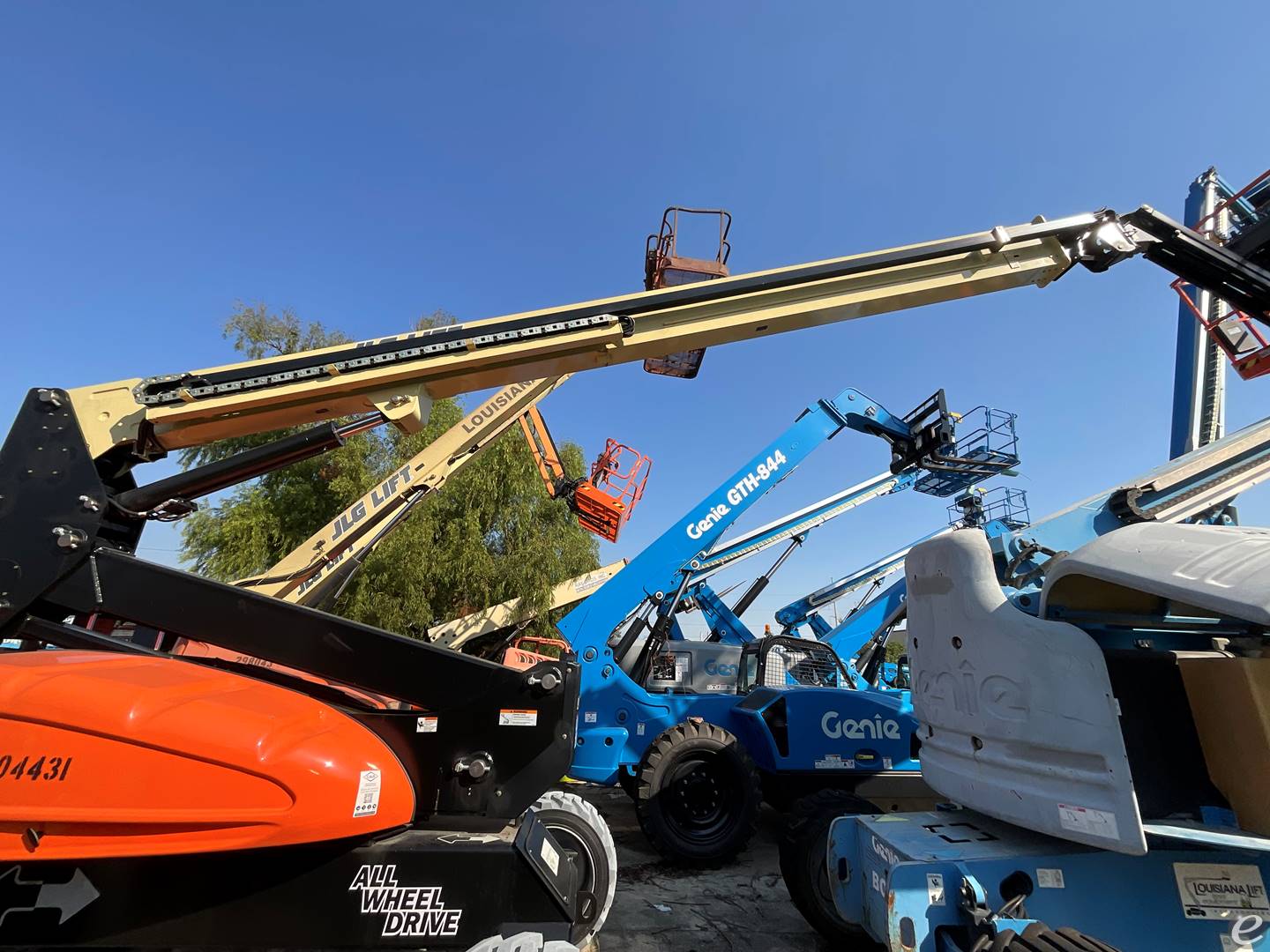 2023 JLG EC600SJP