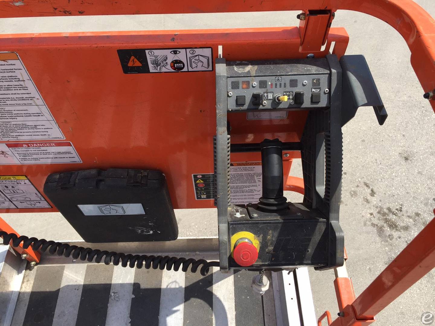 2012 JLG 3246ES