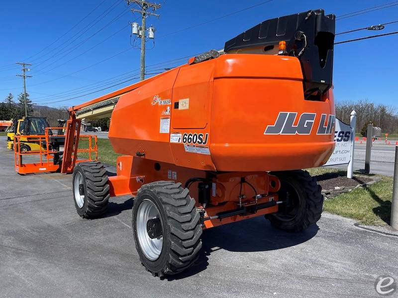 2017 JLG 660SJ