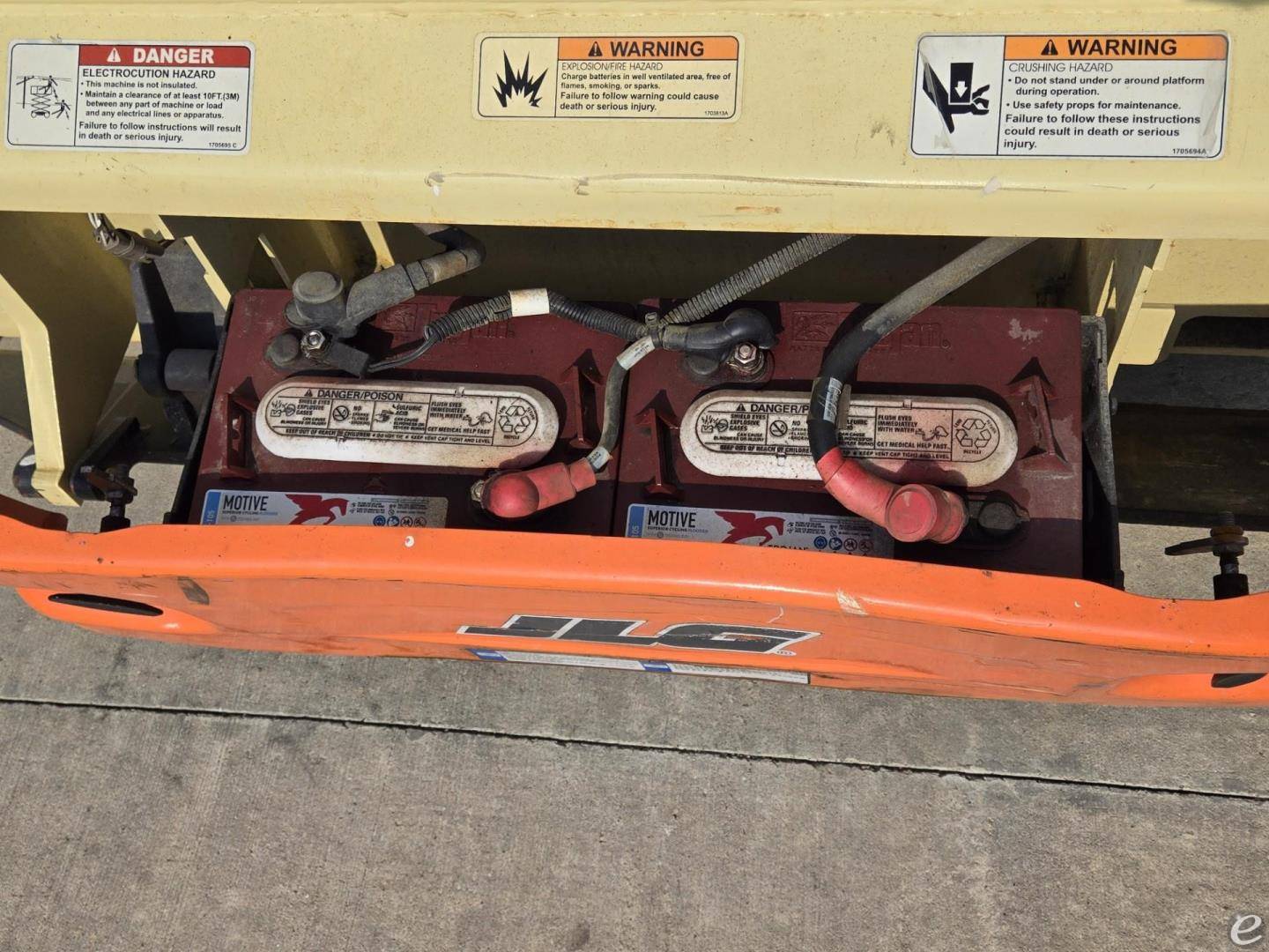 2015 JLG 3246ES