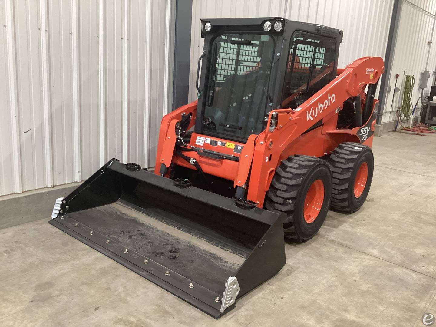 2024 Kubota SSV75PHFC