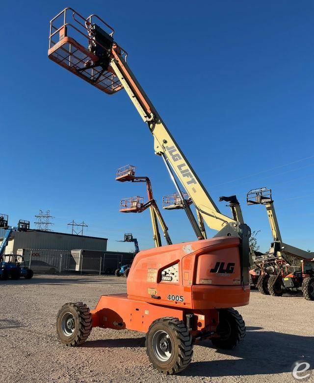 2018 JLG 400S