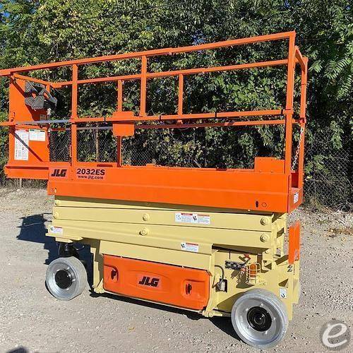 2015 JLG 2032ES