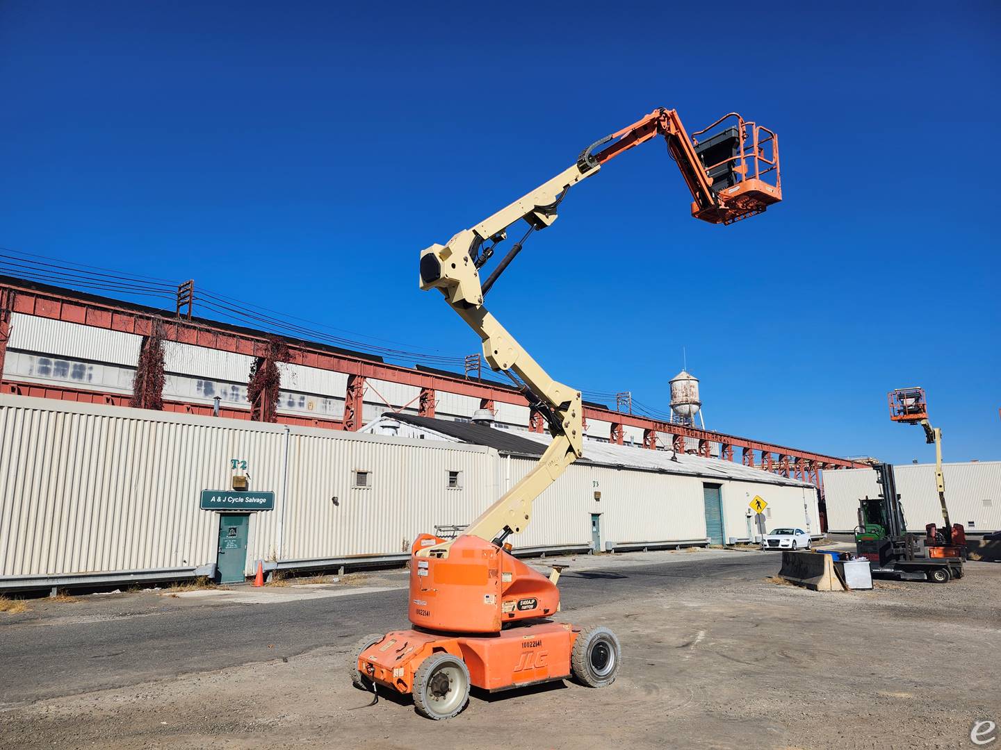 2012 JLG E400AJPN