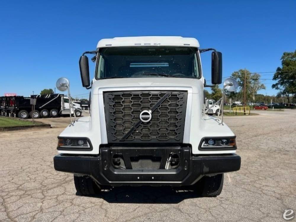 2024 Volvo VHD42B300