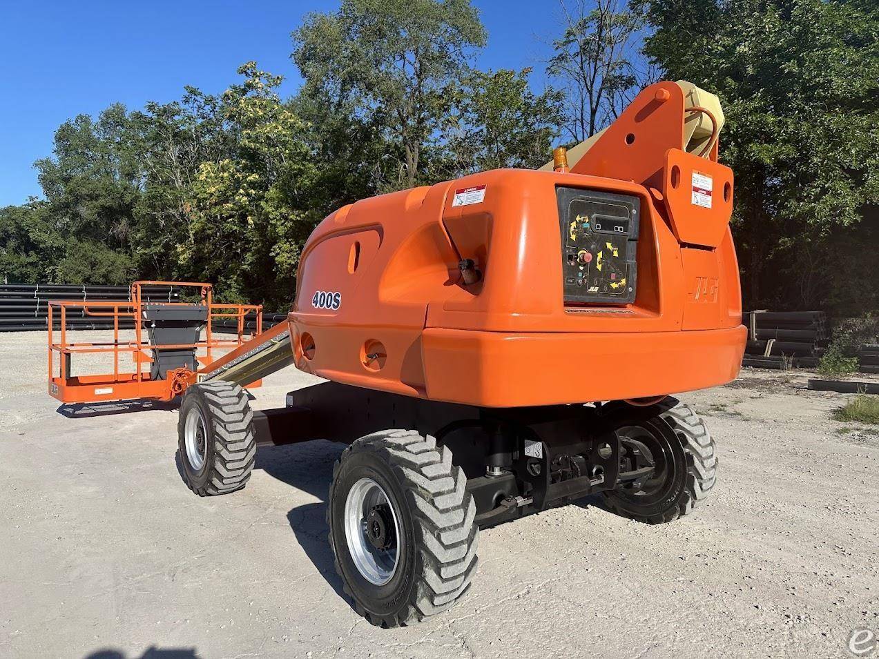 2014 JLG 400S