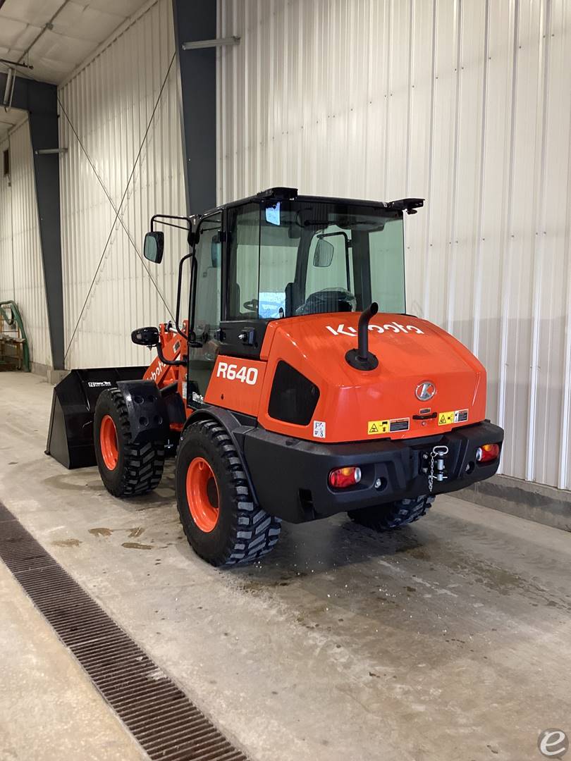 2024 Kubota R640R43