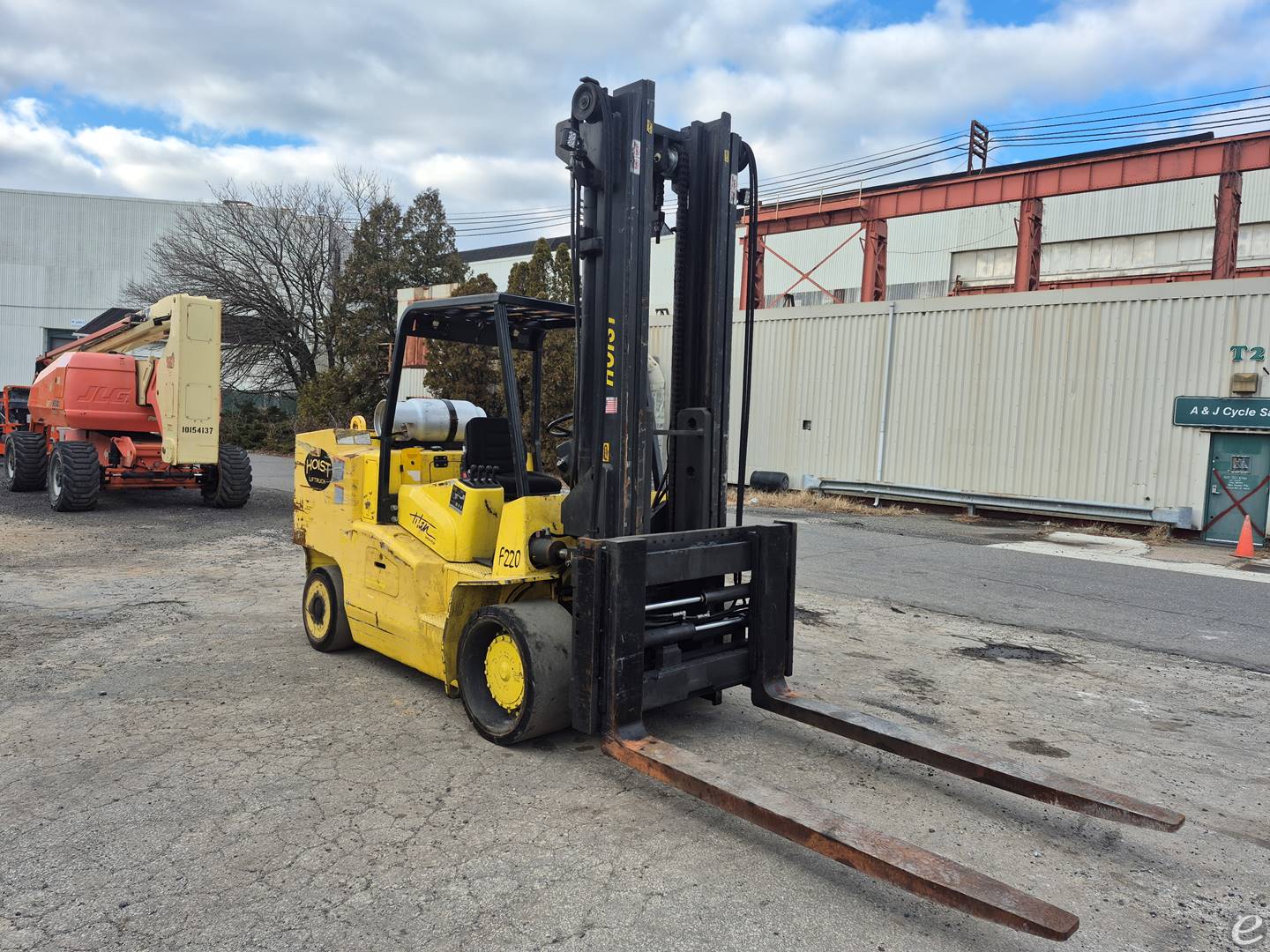 2012 Hoist Liftruck F220