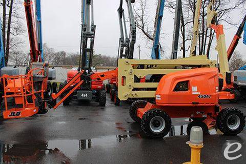 2017 JLG 450AJ