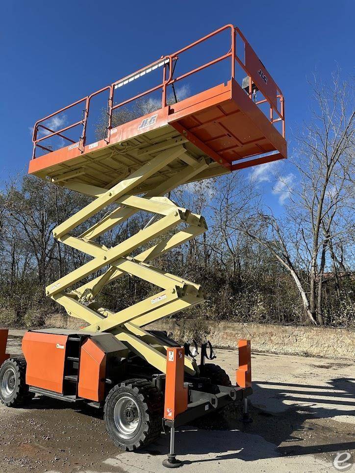 2015 JLG 3394RT