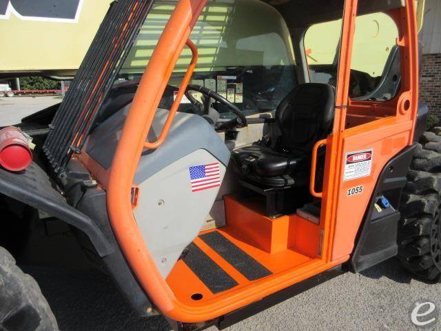 2016 JLG 1055