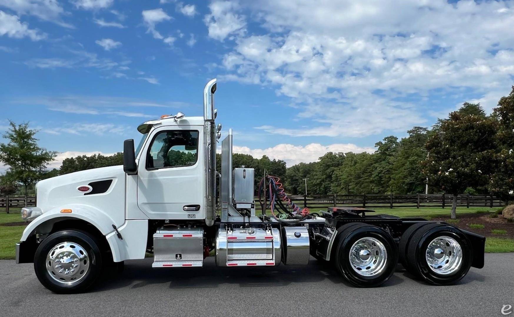 2023 Peterbilt 567