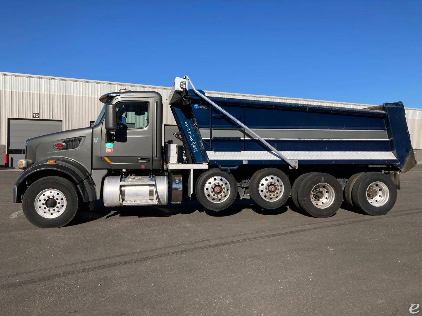 2021 Peterbilt 567