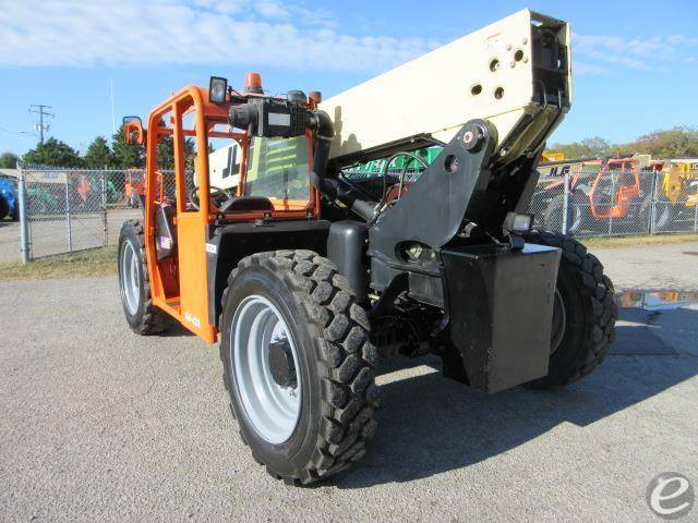 2015 JLG G6-42A