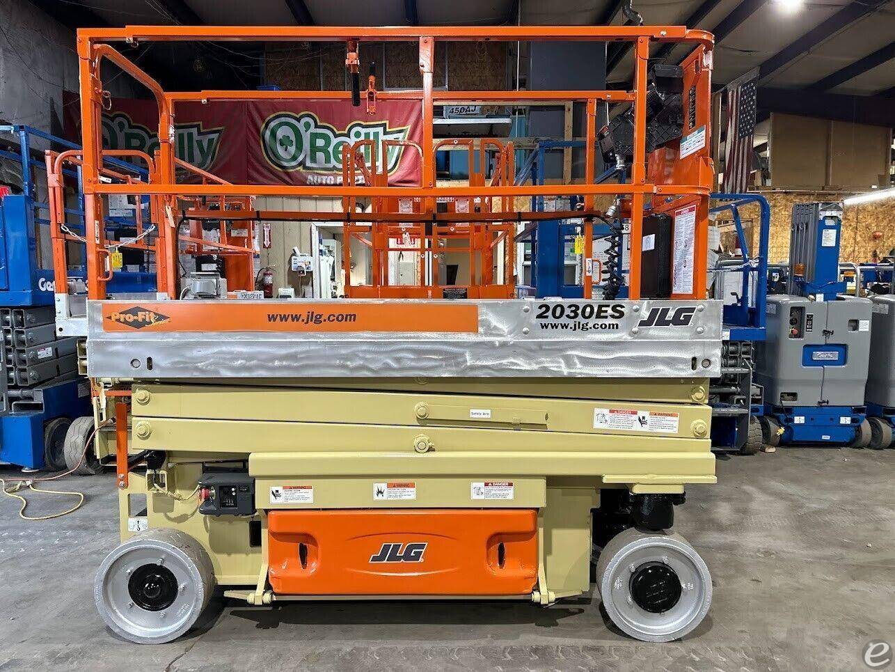 2014 JLG 2030ES