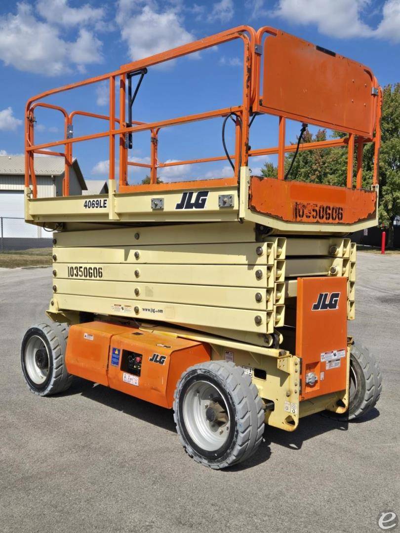 2015 JLG 4069LE