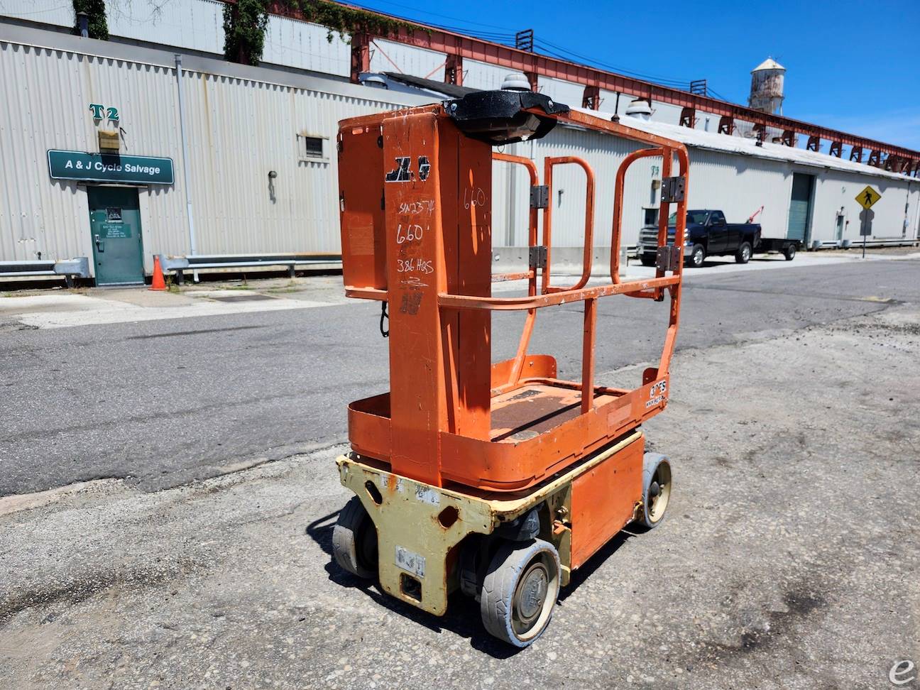 2015 JLG 1230ES