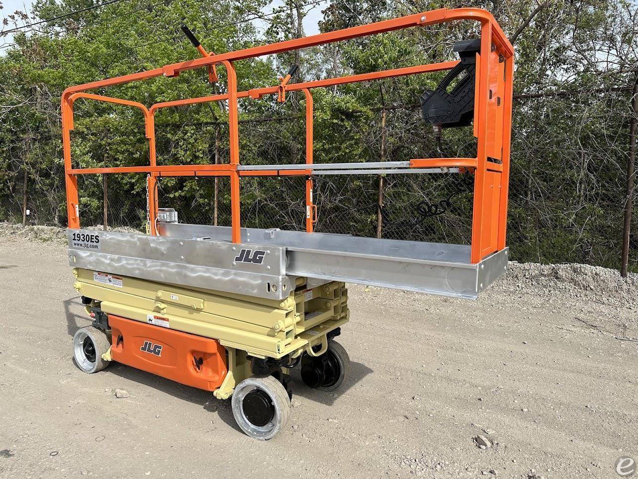 2013 JLG 1930ES