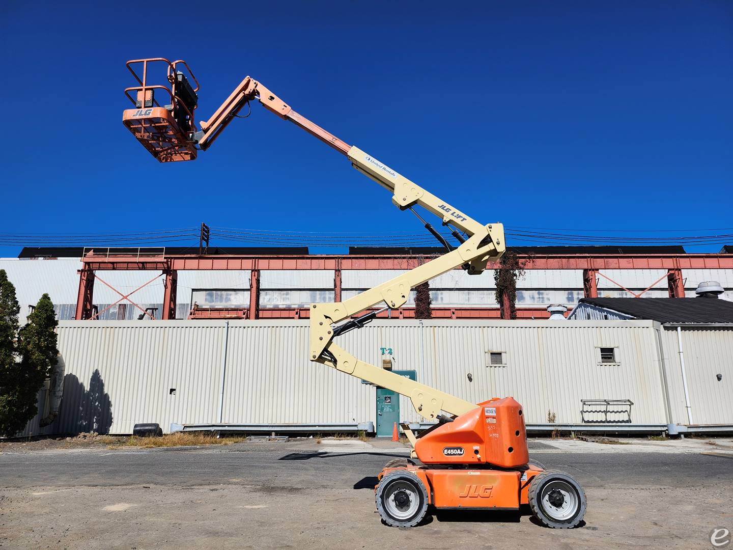 2011 JLG E450AJ