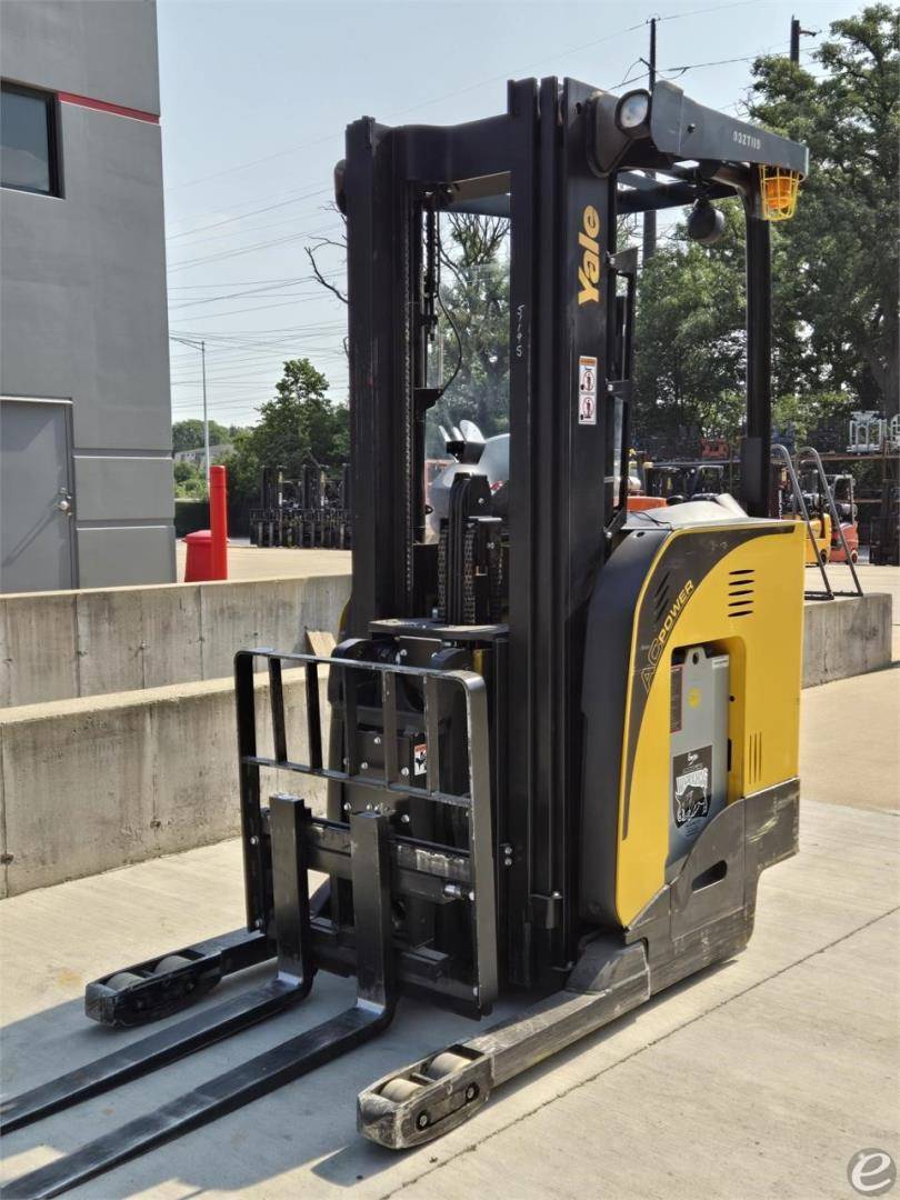 2018 Yale NDR035EB Double Reach Reach Truck - 123Forklift