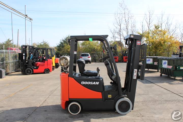 2016 Doosan GC18S-5