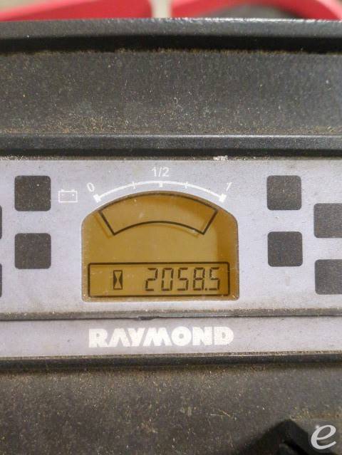 2020 Raymond 8900