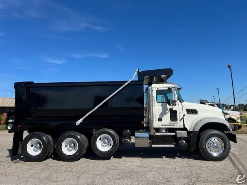 2016 Mack GRANITE GU713