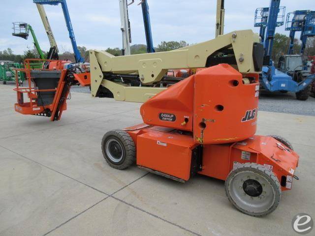 2017 JLG E400AJPN