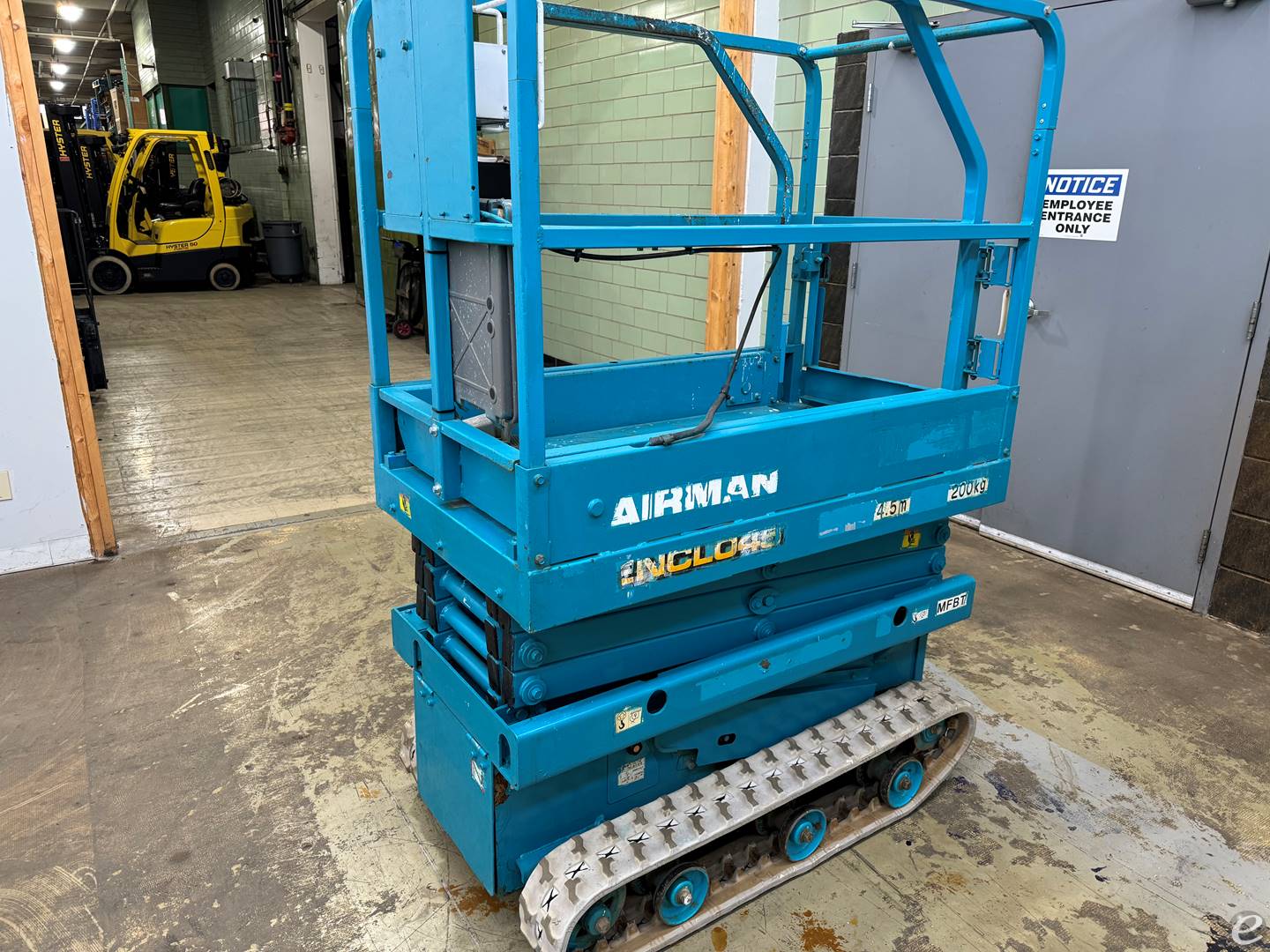 2014 Used AIRMAN ENCL045