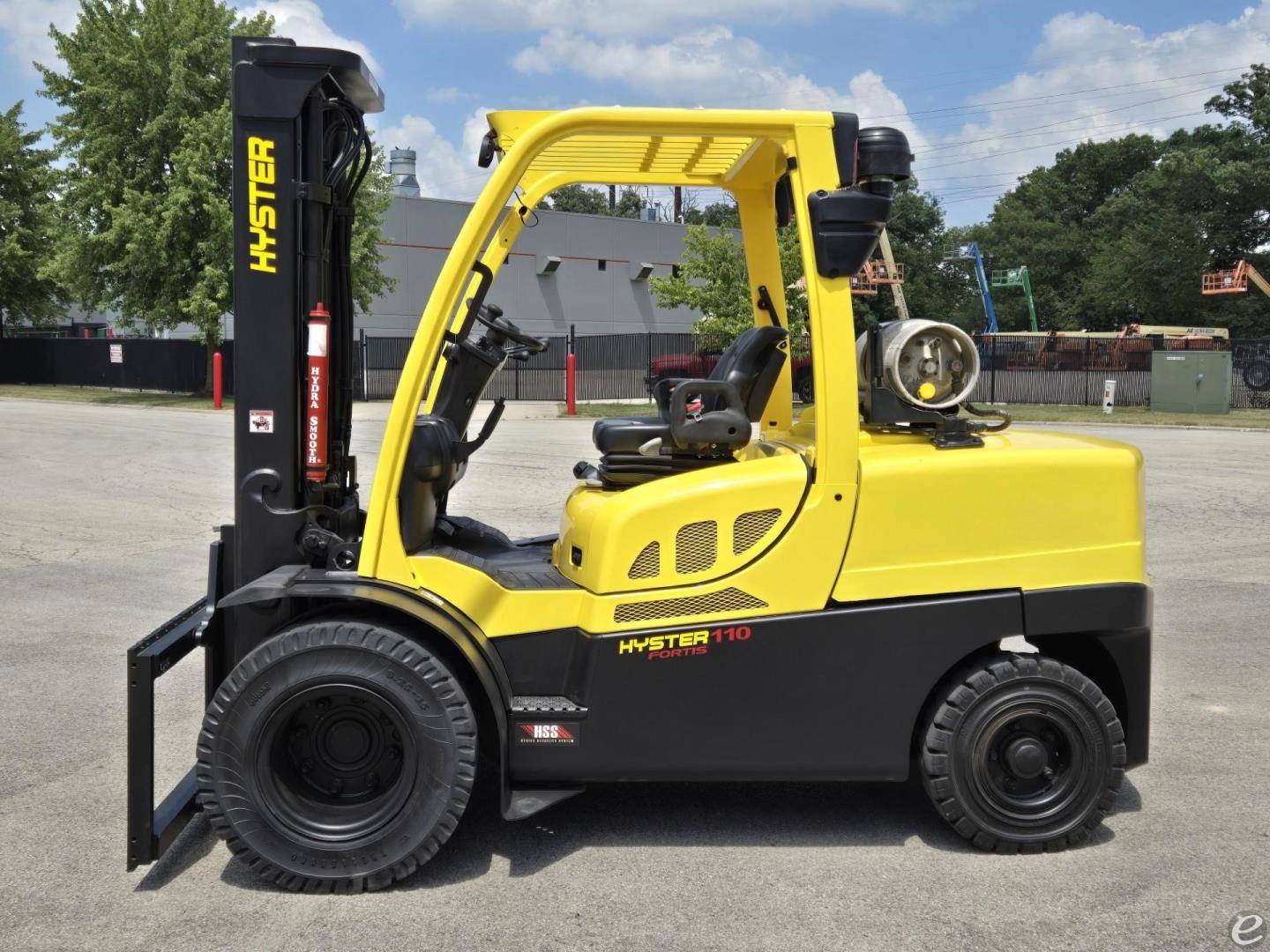 2020 Hyster H110FT Pneumatic Tire F...
