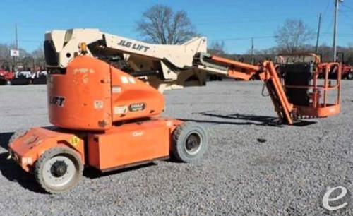 2011 JLG E400AJPN